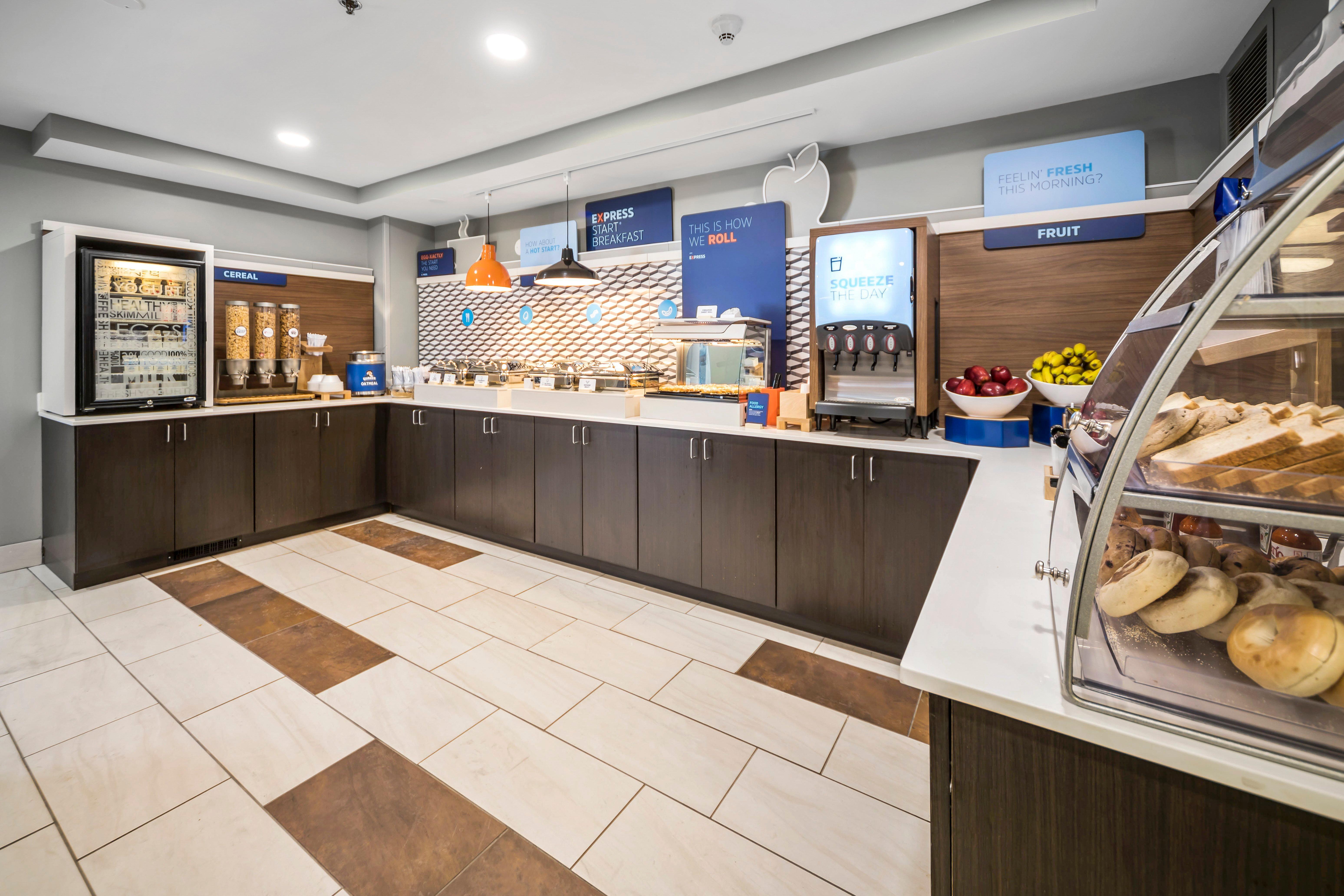 Holiday Inn Express Chicago Northwest-Vernon Hills By Ihg Exterior foto