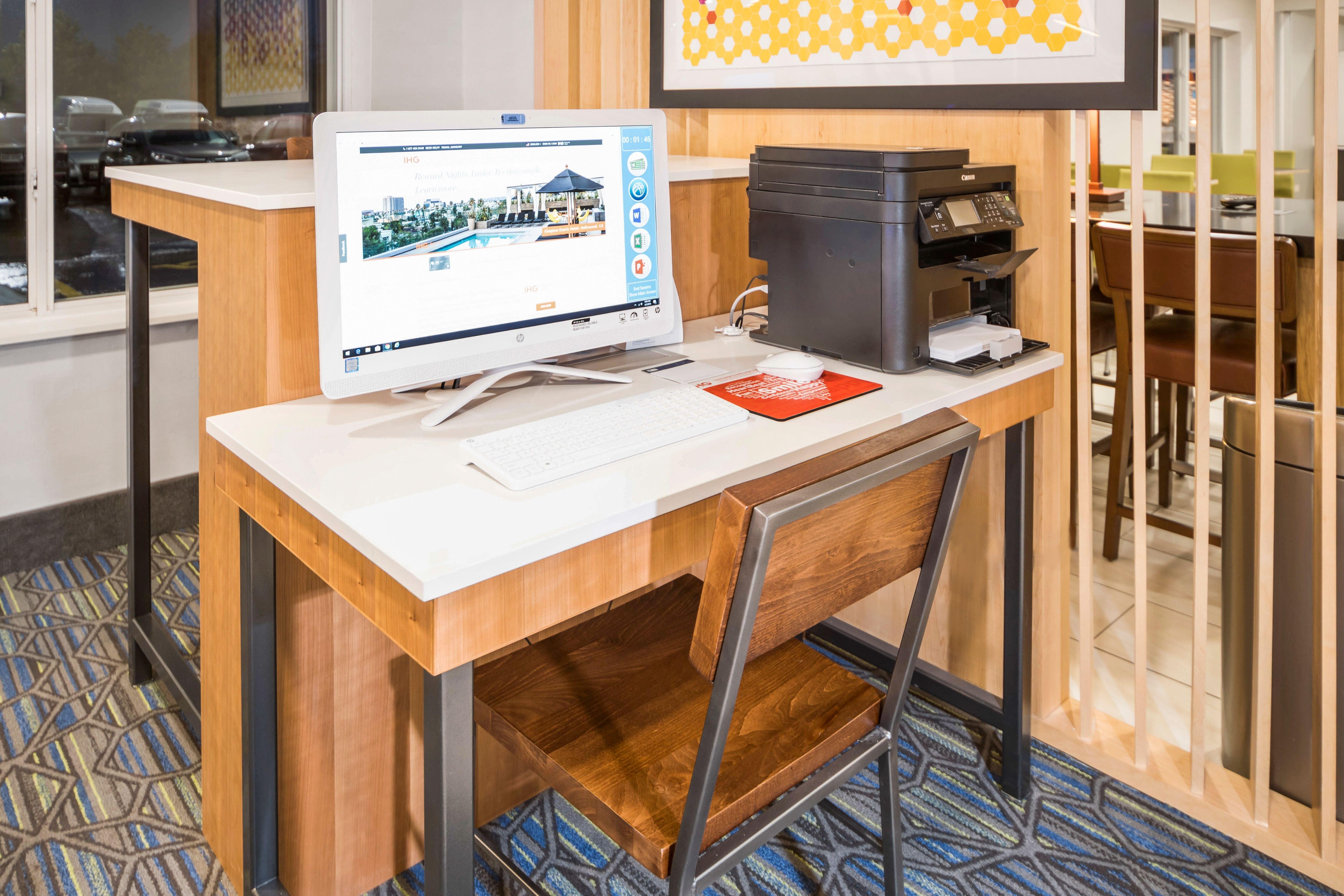 Holiday Inn Express Chicago Northwest-Vernon Hills By Ihg Exterior foto