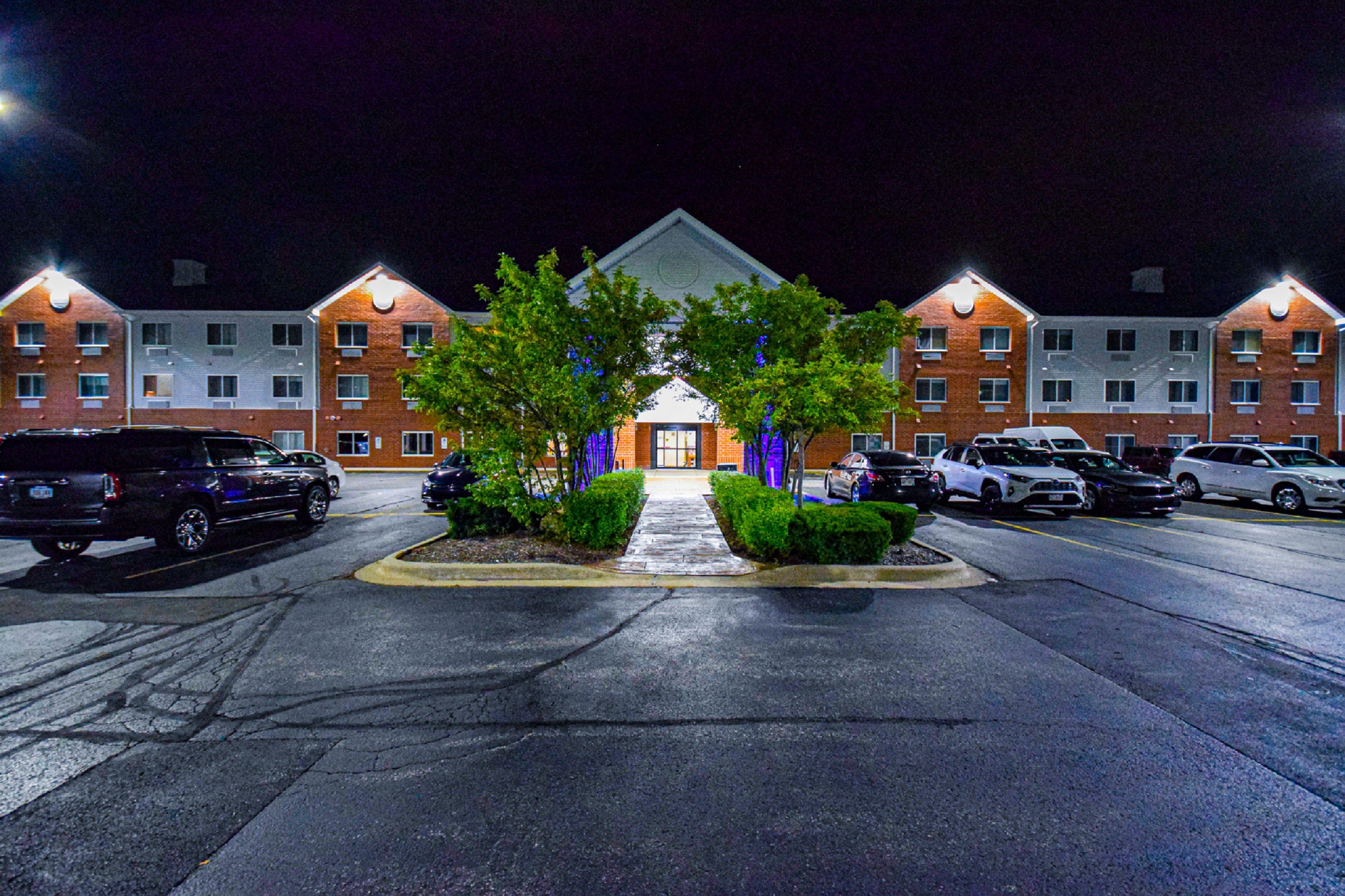 Holiday Inn Express Chicago Northwest-Vernon Hills By Ihg Exterior foto
