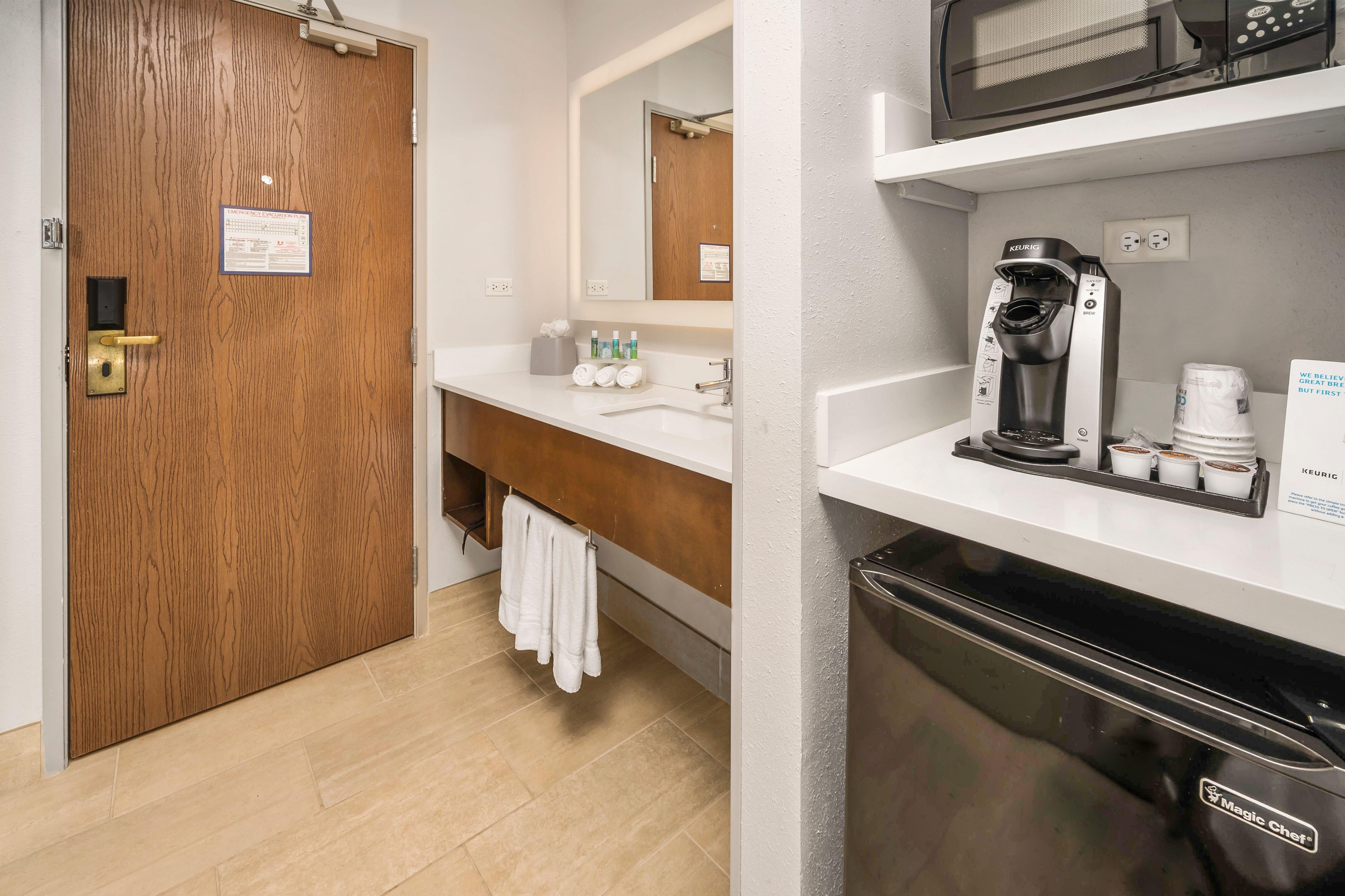 Holiday Inn Express Chicago Northwest-Vernon Hills By Ihg Exterior foto