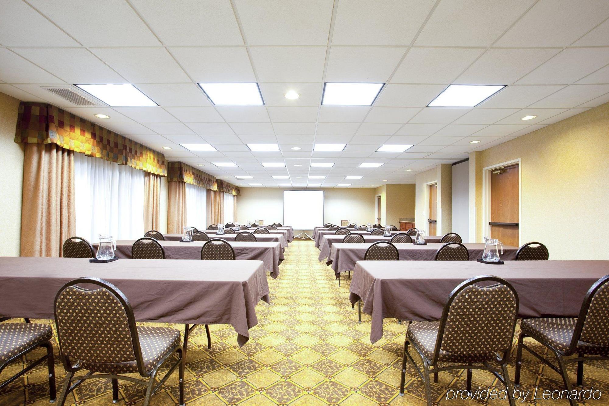 Holiday Inn Express Chicago Northwest-Vernon Hills By Ihg Facilidades foto