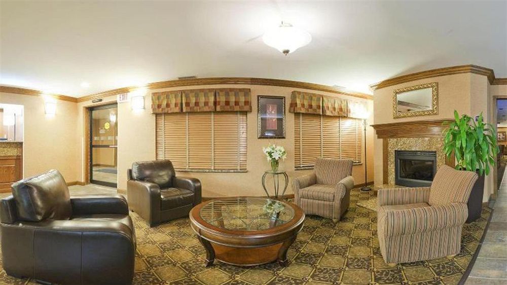 Holiday Inn Express Chicago Northwest-Vernon Hills By Ihg Exterior foto